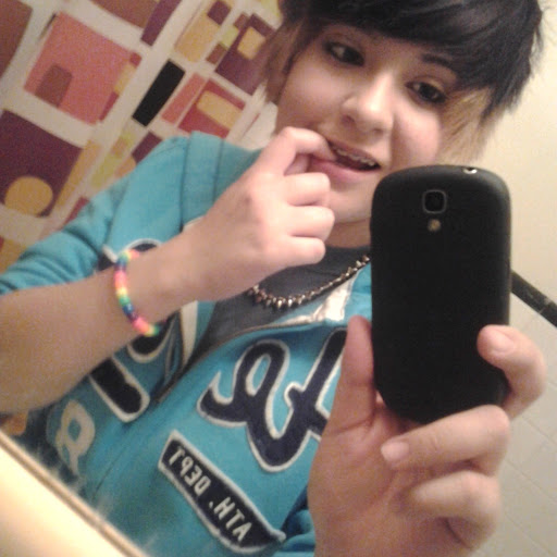 Victoria Zavala Photo 28