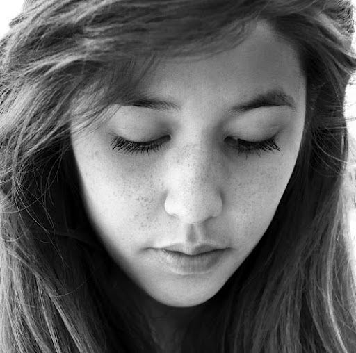 Amanda Mead Photo 18