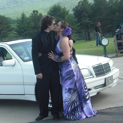 Kelly Vernon Photo 4