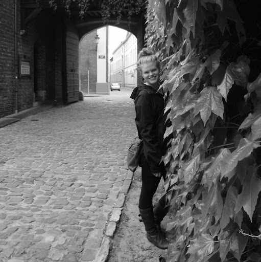 Samantha Buck Photo 35