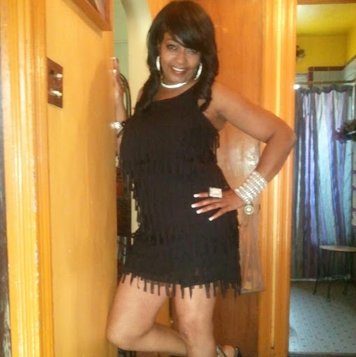 Angela Grady Photo 19