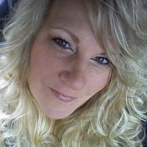 Robyn Hall Photo 18