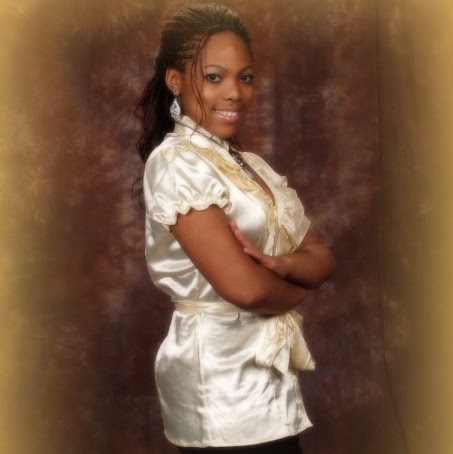 Tia Williams Photo 7