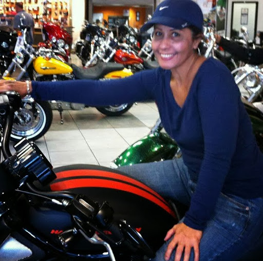 Elizabeth Vazquez Photo 30