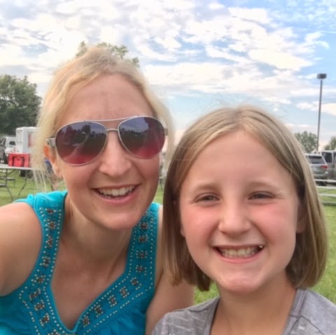 Sarah Grove Photo 39