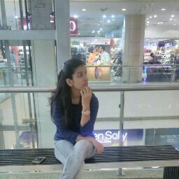 Rashmi Purohit Photo 9