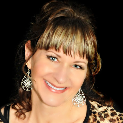 Michelle Bennett Photo 40