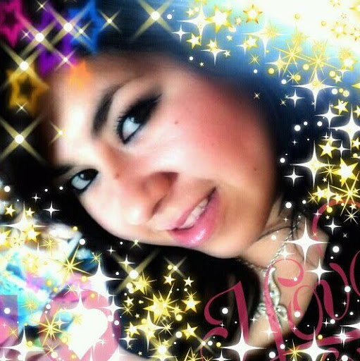 Adriana Zamora Photo 16