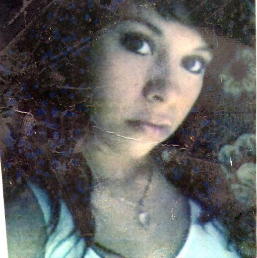 Ana Reynoso Photo 32