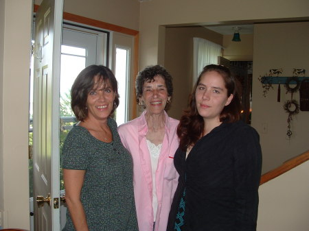 Betty Arnold Photo 25