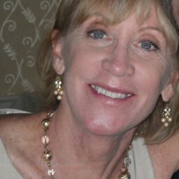 Joan Harris Photo 23