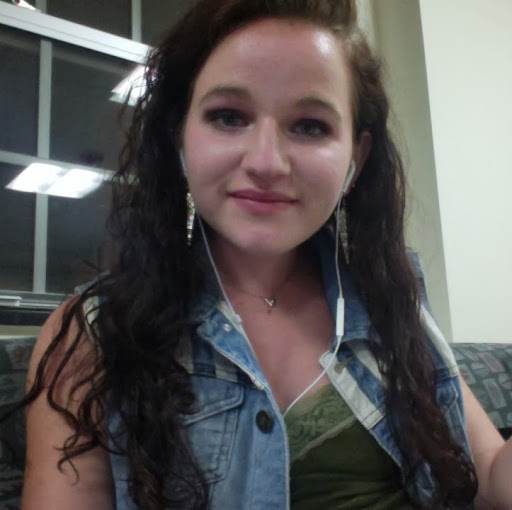 Erin Hood Photo 4