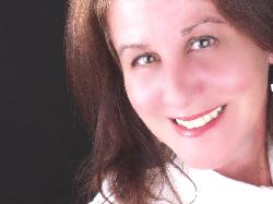 Robin Strickland Photo 17