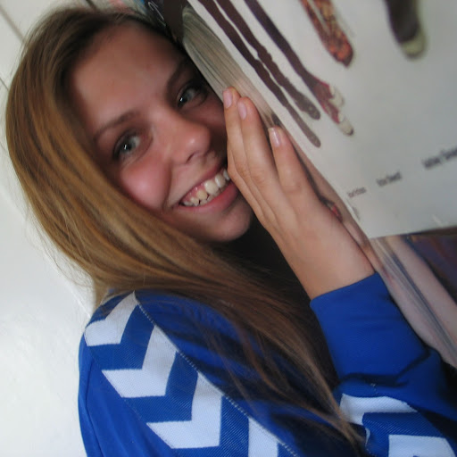Hannah Pedersen Photo 6