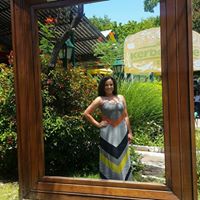 Elizabeth Cruzado Photo 10