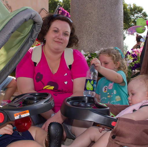 Jennifer Shields Photo 40