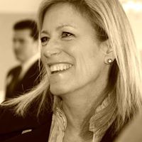 Kelly Sweeney Photo 23