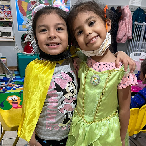 Stephanie Serrano Photo 13