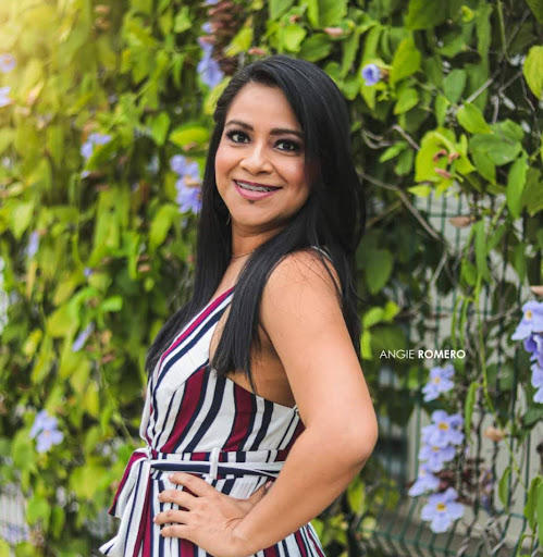 Aileen Sanchez Photo 39