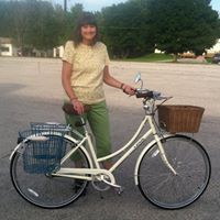 Linda Larsen Photo 13