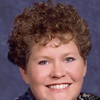 Elizabeth Larson Photo 35