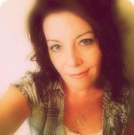 Danielle Bowles Photo 27