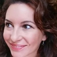 Julie Crooks Photo 15