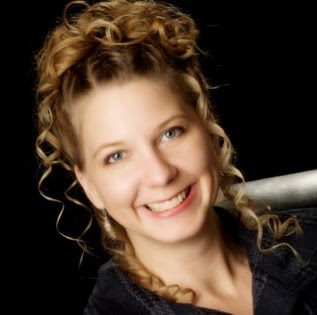 Julie Wright Photo 13