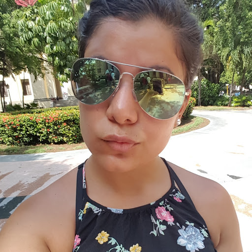 Stephanie Molina Photo 36