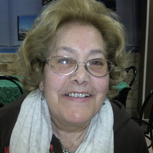 Emilia Robles Photo 15