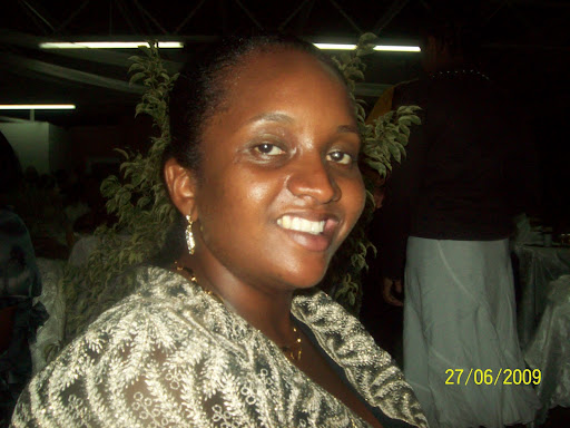 Renee Gomes Photo 8