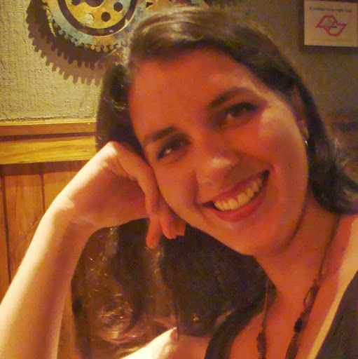 Caroline Sanchez Photo 24