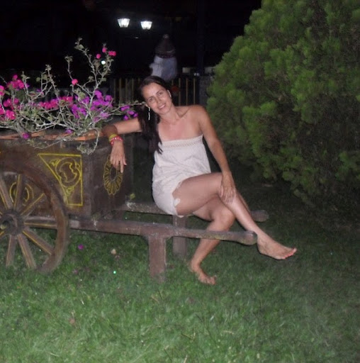 Adriana Alzate Photo 23