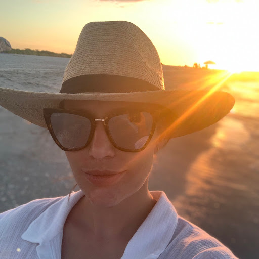 Stefanie Hart Photo 8