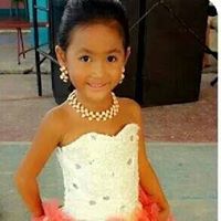 Hannah Ramirez Photo 4