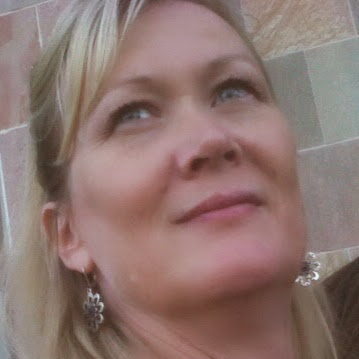 Christine Moon Photo 12