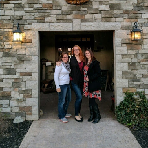 Elizabeth Aldridge Photo 21