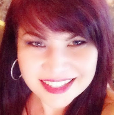 Julie Peralta Photo 10