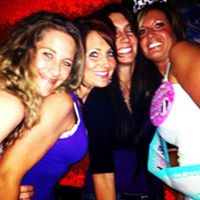 Julie Nobles Photo 4