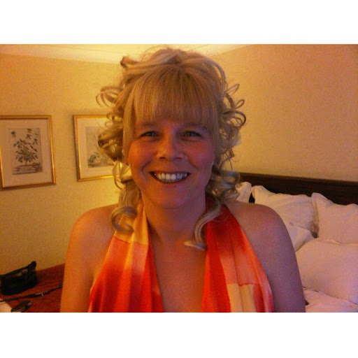 Claudia Roberts Photo 26