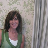 Ellen Levy Photo 9