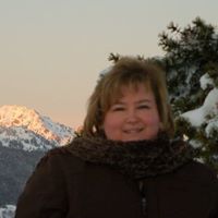 Julie Mcneil Photo 32