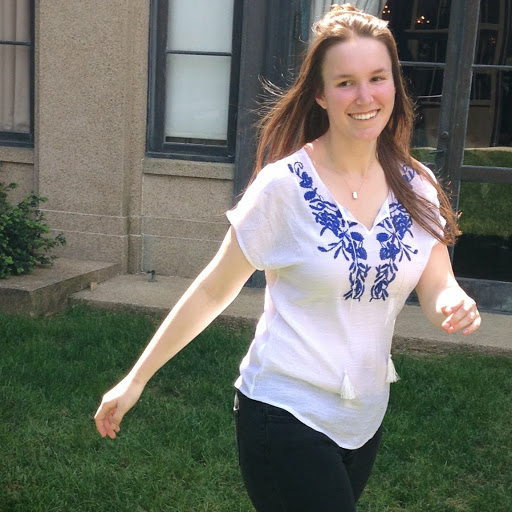 Julia Lindley Photo 7