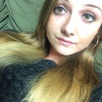 Emily Keating Photo 9