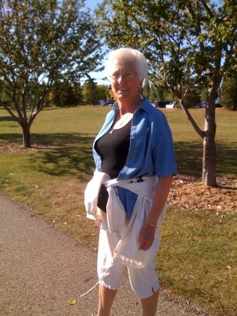 Eileen Brown Photo 28