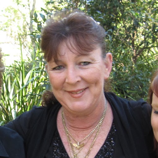Julie Harvey Photo 8