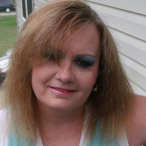 Robin White Photo 26