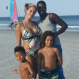 Julie Ashton Photo 21