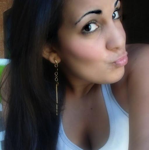 Debora Amaral Photo 16