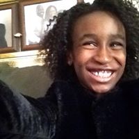 Sharon Tyler Photo 4